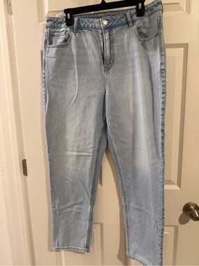 American Eagle Outfitters Light Blue High Rise Jeans